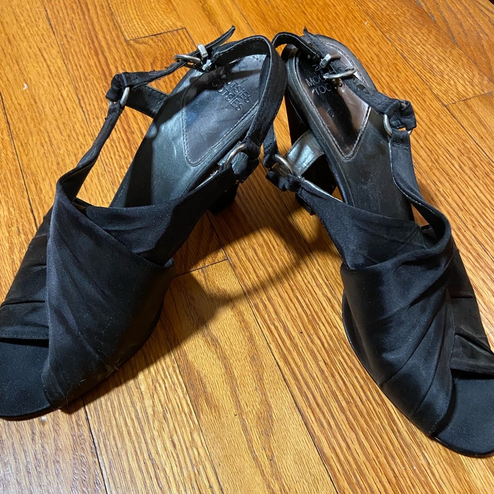 Woman’s Black Sexy heels